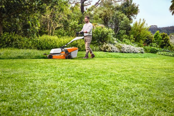 Газонокосилка RMA 253.3 T STIHL (AK 30 + AL 101)