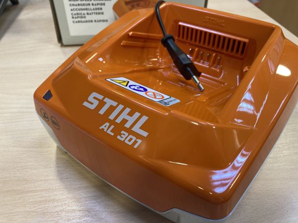 Зарядное устройство AL 301 STIHL